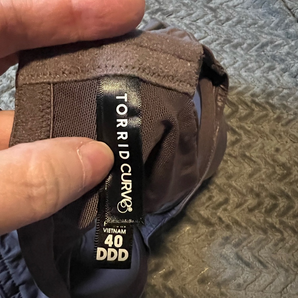 Torrid Full-Coverage Bra - Picture 3 of 3